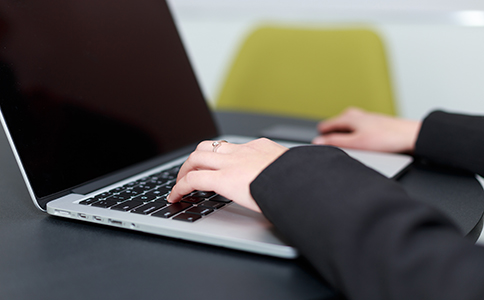 上海公司名称变更是否影响合同？